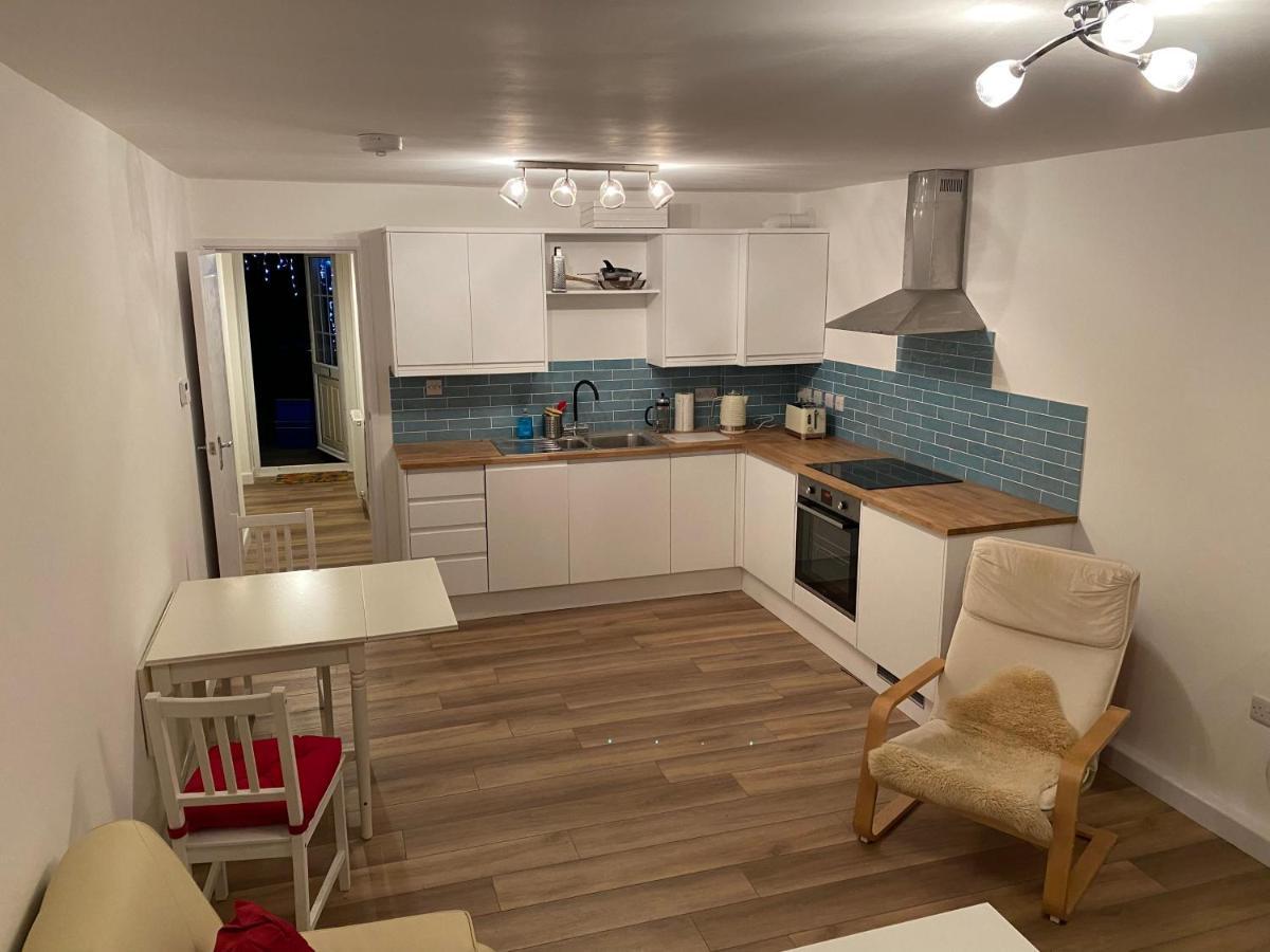 Adorable One-Bedroom Flat With Patio Garden. Southwick  Ngoại thất bức ảnh