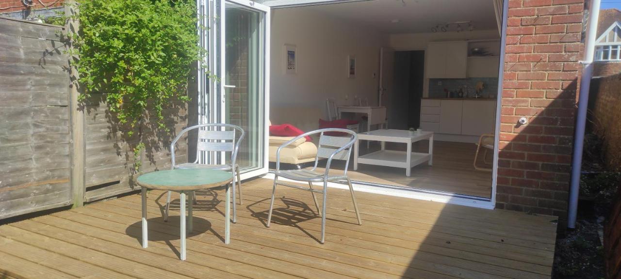Adorable One-Bedroom Flat With Patio Garden. Southwick  Ngoại thất bức ảnh